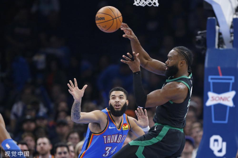 三笘薰在球 三笘薰在球